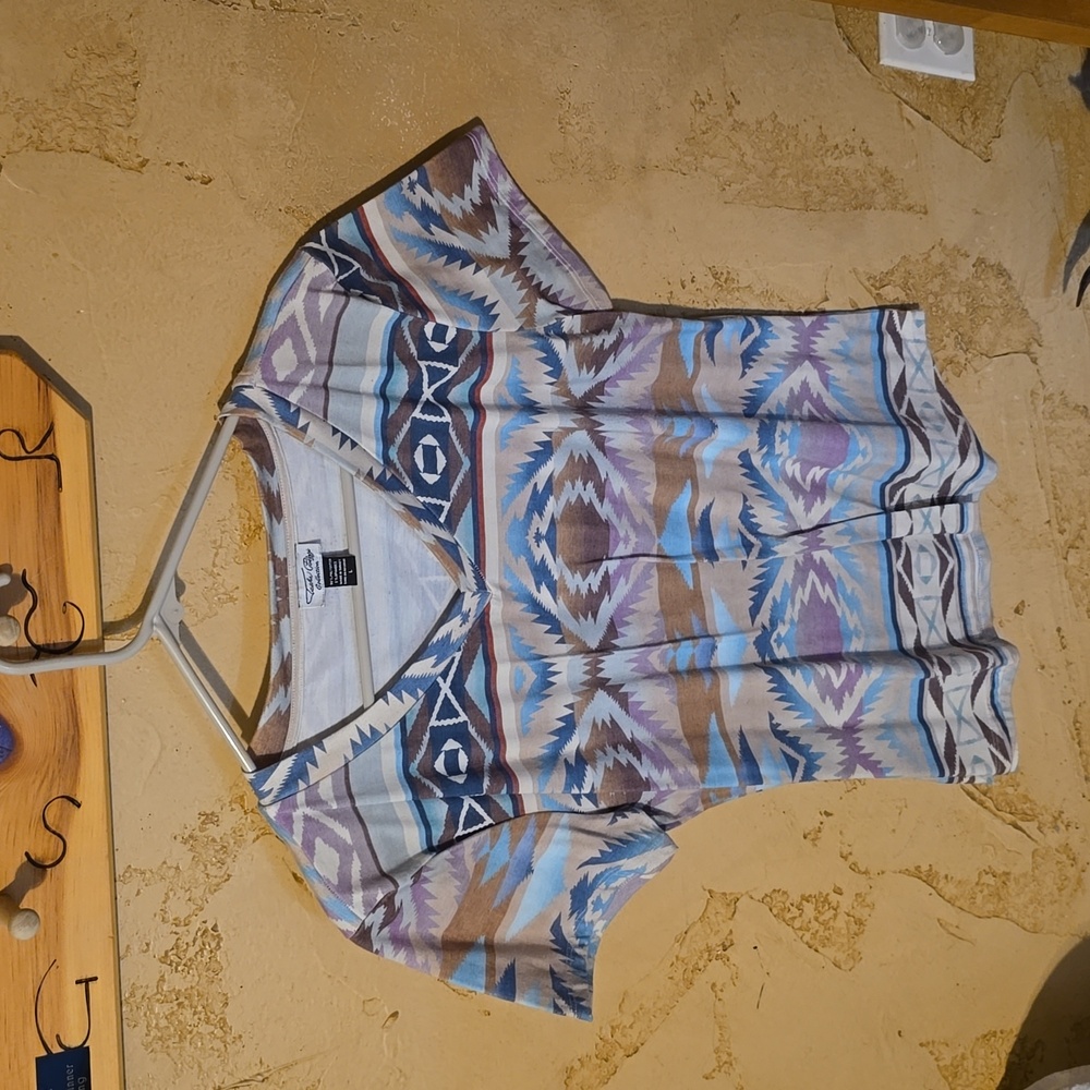 Aztec Tasha Polizzi Tshirt L